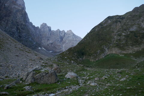Wir lassen die Valentinalm hinter uns und gehen Richtung Valentintörl