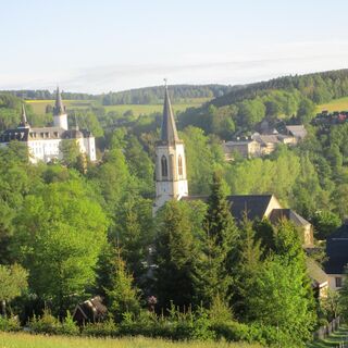 Blick auf Neuhausen vom Kammweg