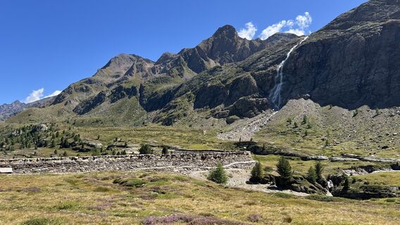 Fotografija s spletne strani Pezzotta na poti
