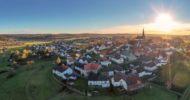 Blick auf das Bergdorf Kallenhardt