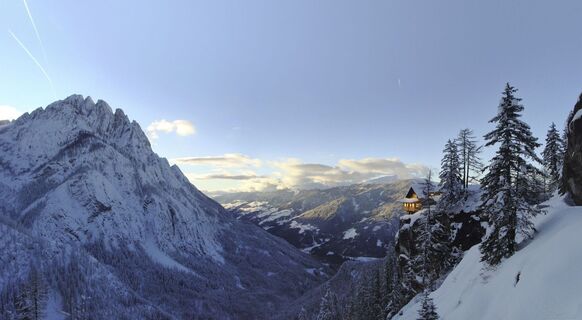 dolomitenhütte-lienzerdolomiten-winter-c-tvb-osttirol-zlöbl-armin.jpg