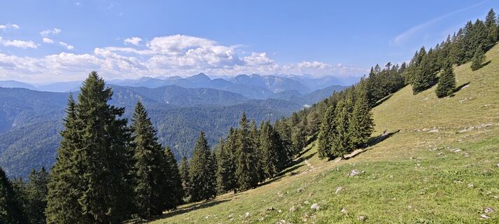 Foto von tiefblauesmeer entlang der Tour