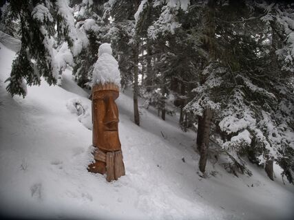 Skulptur im Schnee