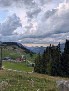 Fotografija s spletne strani Mogli na poti
