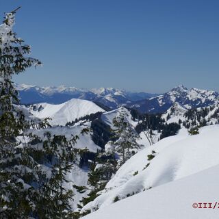 Blick Richtung Brauneck und Benediktenwand