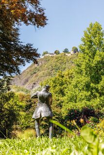 Scheffelstatue mit Blick auf den Hohentwiel