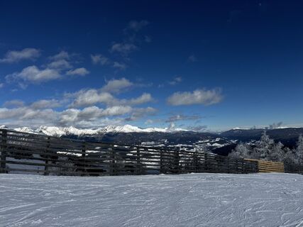 Fotografija s spletne strani Máté Abavári-Tóth na poti