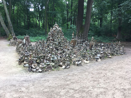 Die Steinmännchen im Tiergartenwald