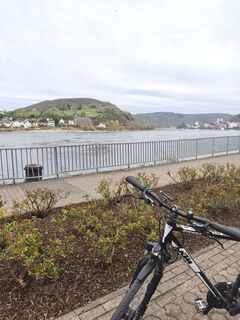 Zdjęcie z Peter Wachel wzdłuż trasy