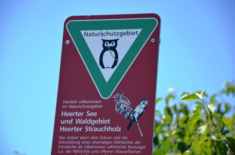 Hinweisschild zum Naturschutzgebiet Heerter See