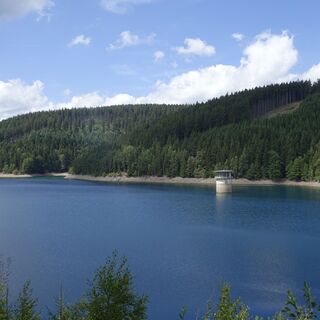 Blick auf die Ohra Talsperre im Thüringer Wald