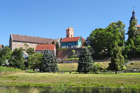 Burgberg in Herrenbreitungen mit Schloss und Basilika