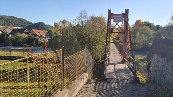 Hängebrücke über die Vah