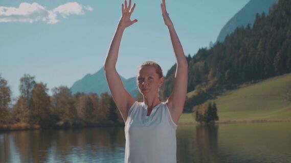 Yoga am Seeufer