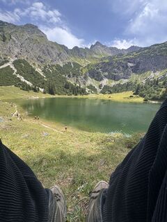 Fotografija s spletne strani Anton Sauvlet na poti