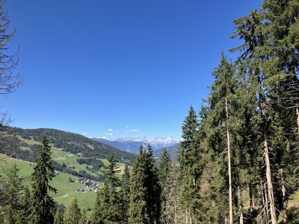 Foto van andrea calabria langs de tour