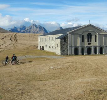 Das Heiligtum Madonna degli Angeli am Colle del Colombardo