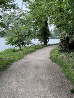 Zdjęcie z Gábor Szomódi wzdłuż trasy