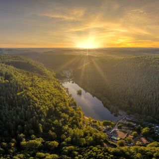 Clausensee mit Campingplatz und Restaurant