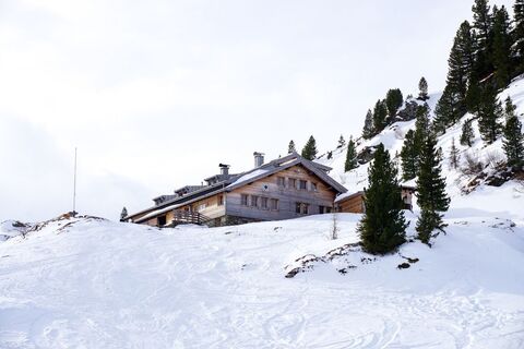 Neue Bamberger Hütte @Sandra Kruckenhauser.jpg