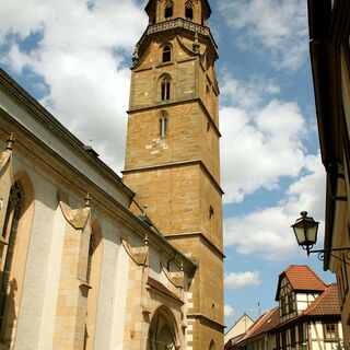 Der Turm der Stadtpfarrkirche von Bad Königshofen dient uns als Orientierungspunkt.
