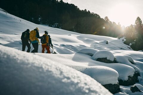 Skitourengeher im Val S-charl