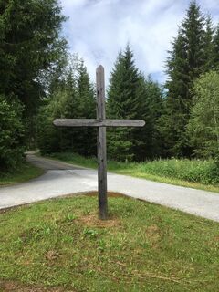 Wegkreuz auf dem Weg nach Dreifaltigkeit/Dörfl