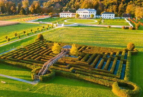 Labyrinth und Schloss Rosegg