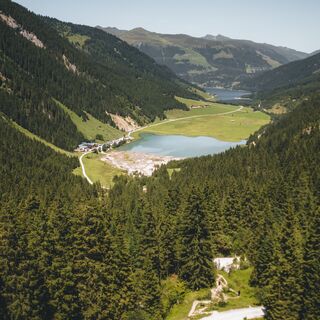 Stausee Durlassboden mit Blick auf Pinzgauer Grasberge