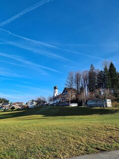 Sicht Pfarrholz auf Dorf