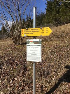 Wegweiser am Beginn der Wanderung