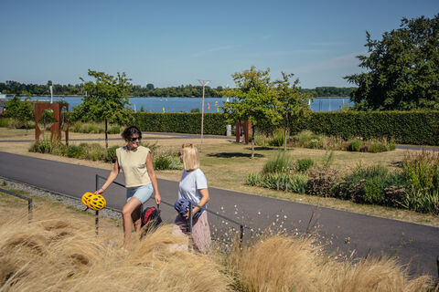 Seepark Zülpich, Blütenachse 