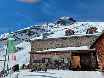 Fotografija s spletne strani Sabine Steuxner na poti