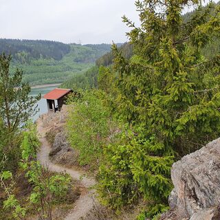 Schutzhütte an der Talsperre Leibis-Lichte