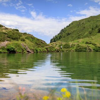 Der Teich von Ayes im Fluss Bethmale