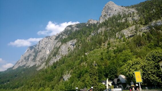Blick zum Mahdlgupf / Klettersteig vom Ufer des Sees