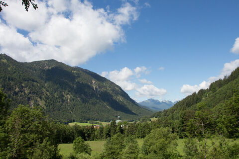 Walderlebnispfad Ettal, Blick ins Graswangtal