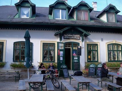 Frabz Ferdinand Schutzhütte am Parapluiberg