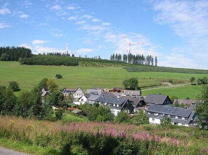 Heinrichsdorf mit Hochsauerlandhaus