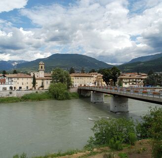 Borgo Sacco vom Etsch aus gesehen