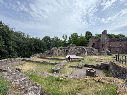 Fotografija s spletne strani Monours67 na poti