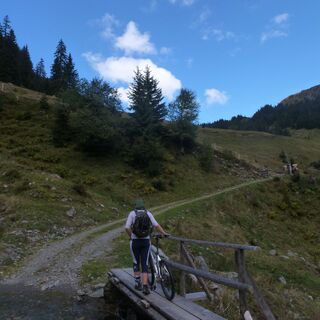Bachquerung oberhalb der Saalalm.