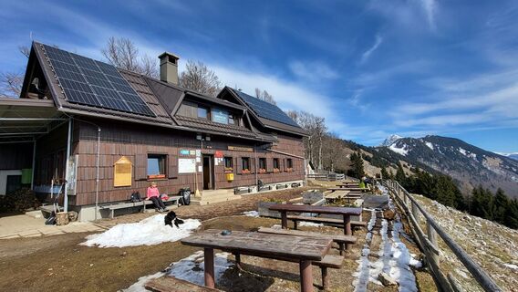Fotografija s spletne strani Igor napast na poti