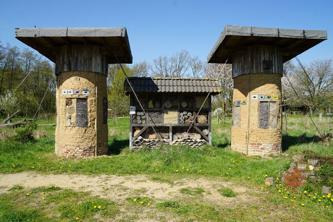 Insektenhotel nahe Haus Wildenrath