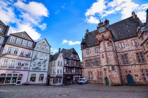 MSLT rathaus-auf-dem-marktplatz-in-marburg.jpg