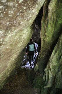 Wanderung im Felsentunnel
