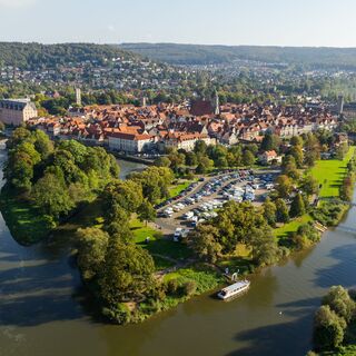 Blick auf die Stadt mit Weserstein