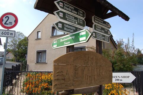 Wegweiser auf dem Rundwanderweg Treuen