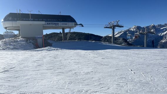 Foto von András Puskás entlang der Tour