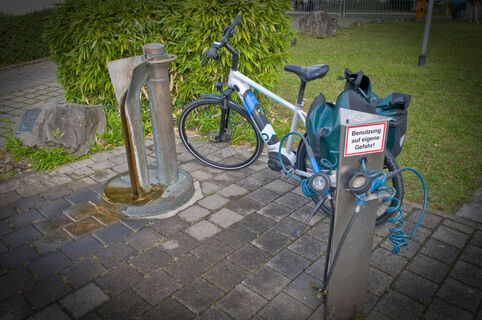 Konstanz Fähranleger Luft- und Wassertankstelle für Radler